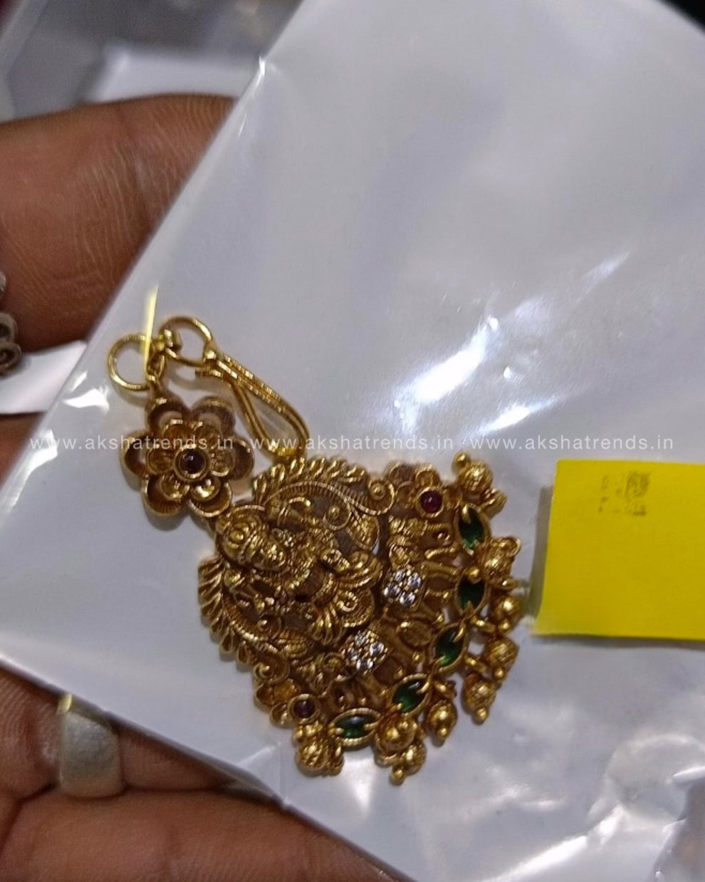 Premium gold tikka Aksha Trends 