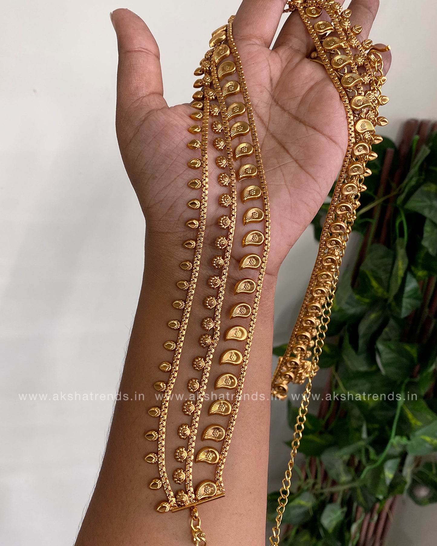 Antique 3step Hipchain Aksha Trends
