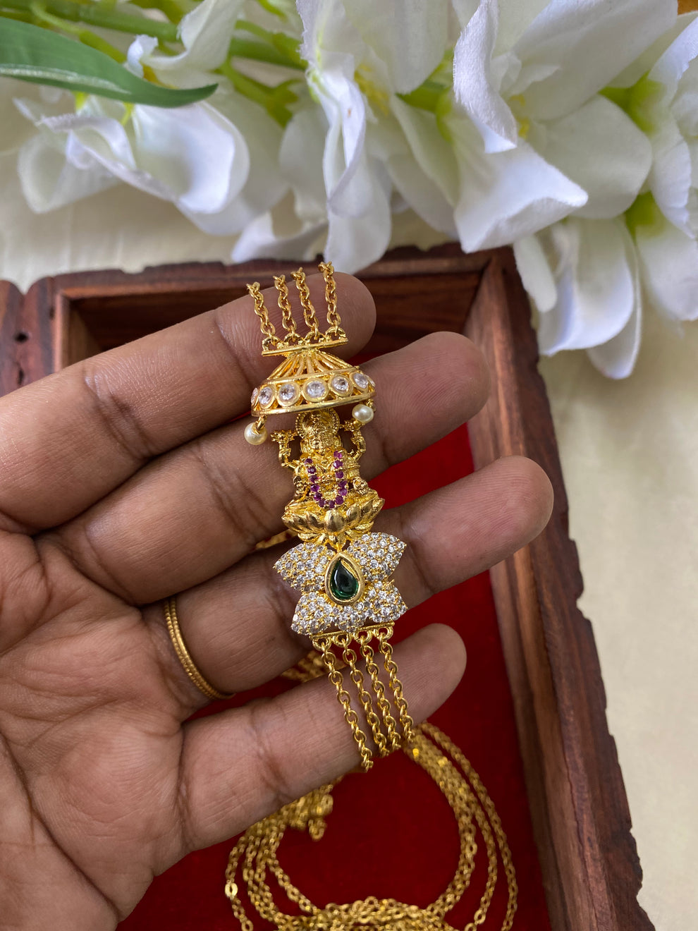 Lakshmi AD Mogappu layered chain Aksha Trends 