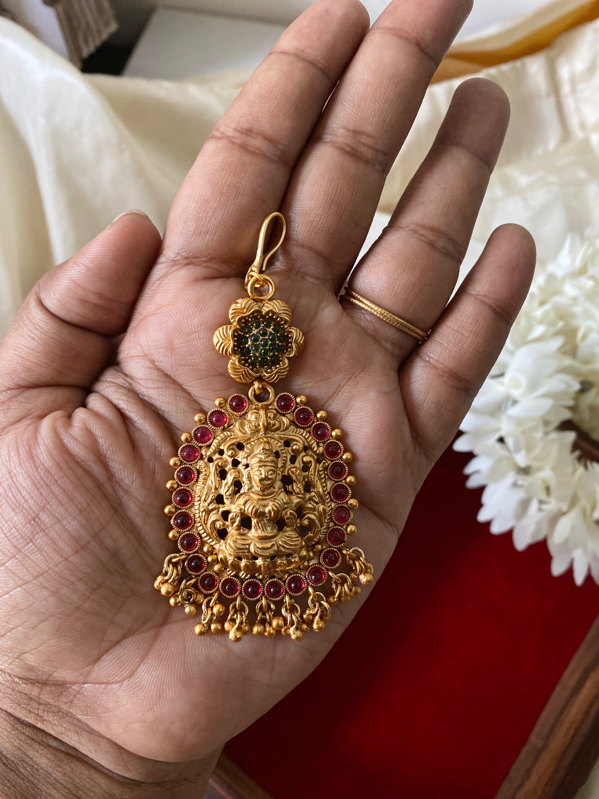 Bridal Lakshmi Nethichudi tikka Aksha Trends
