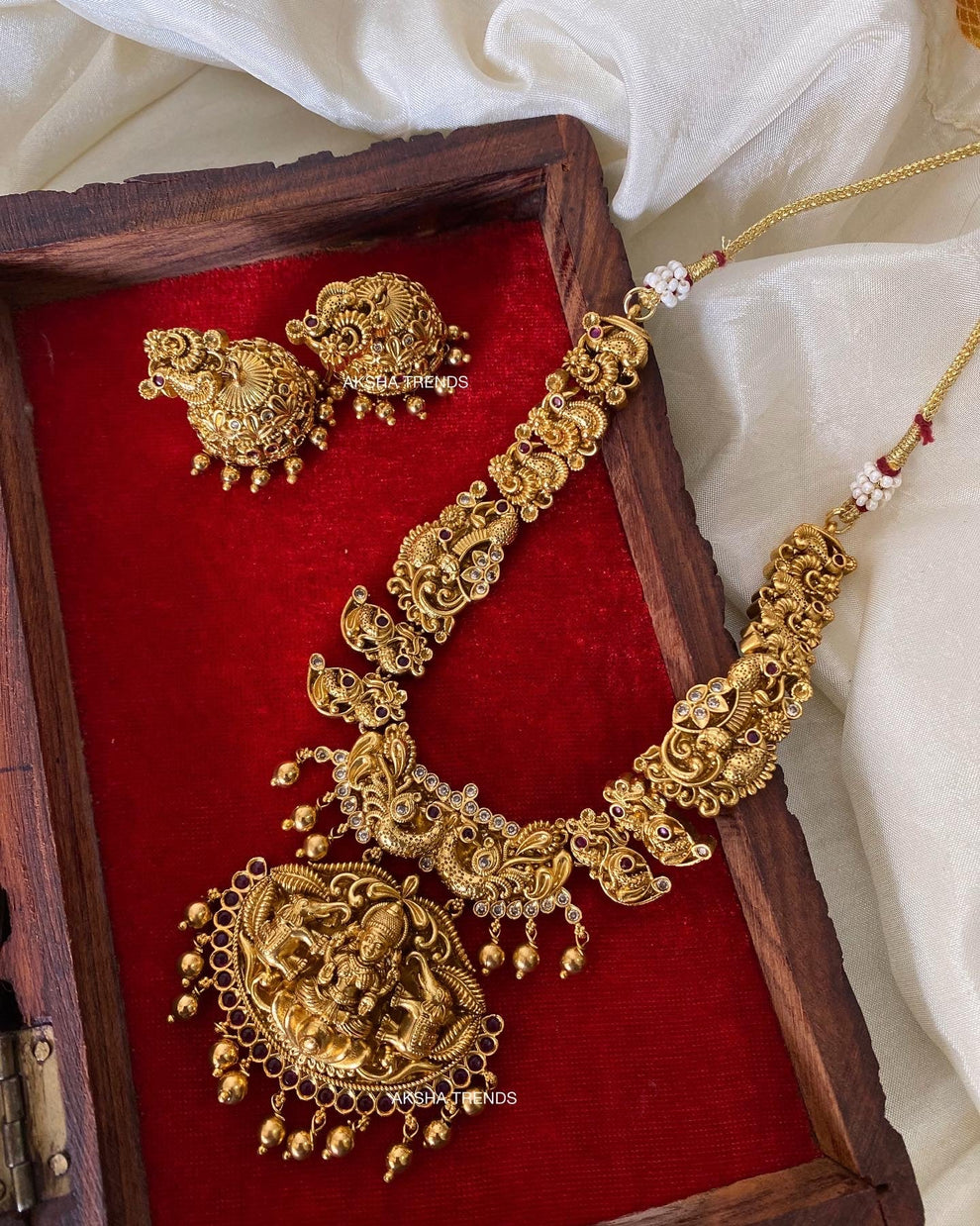Golden Nagasi bridal necklace Aksha Trends 