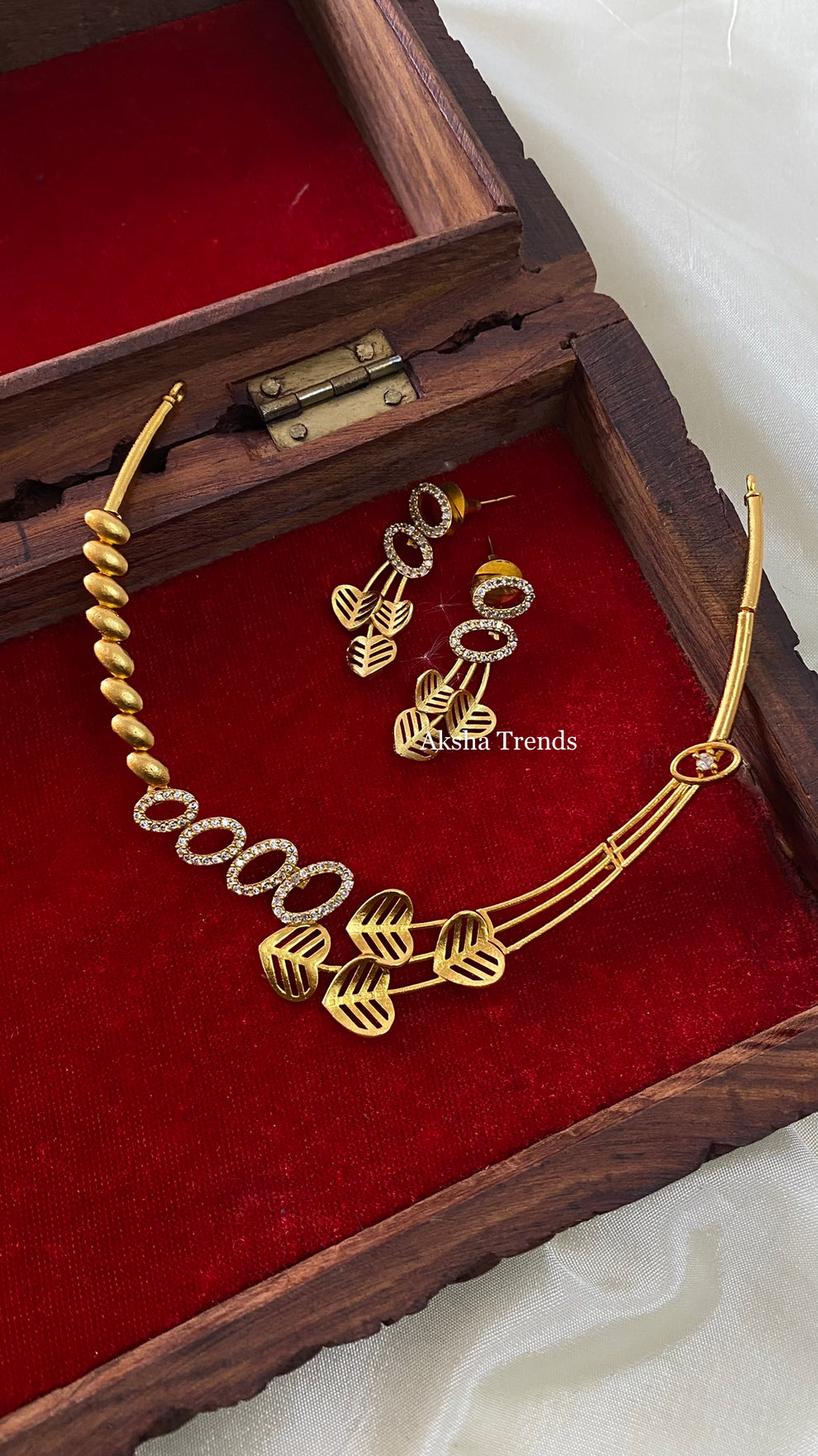 Floral partywear hasli necklace Aksha Trends 