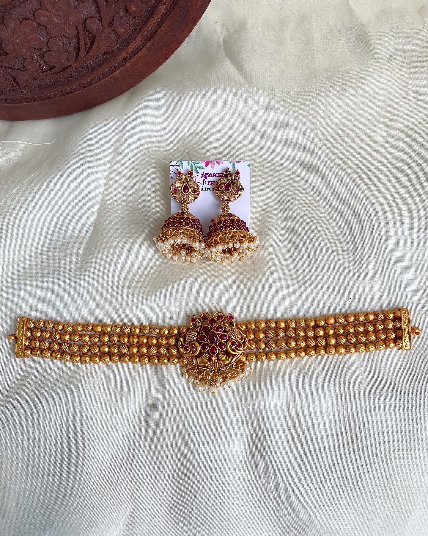 Brass hineck choker Aksha Trends
