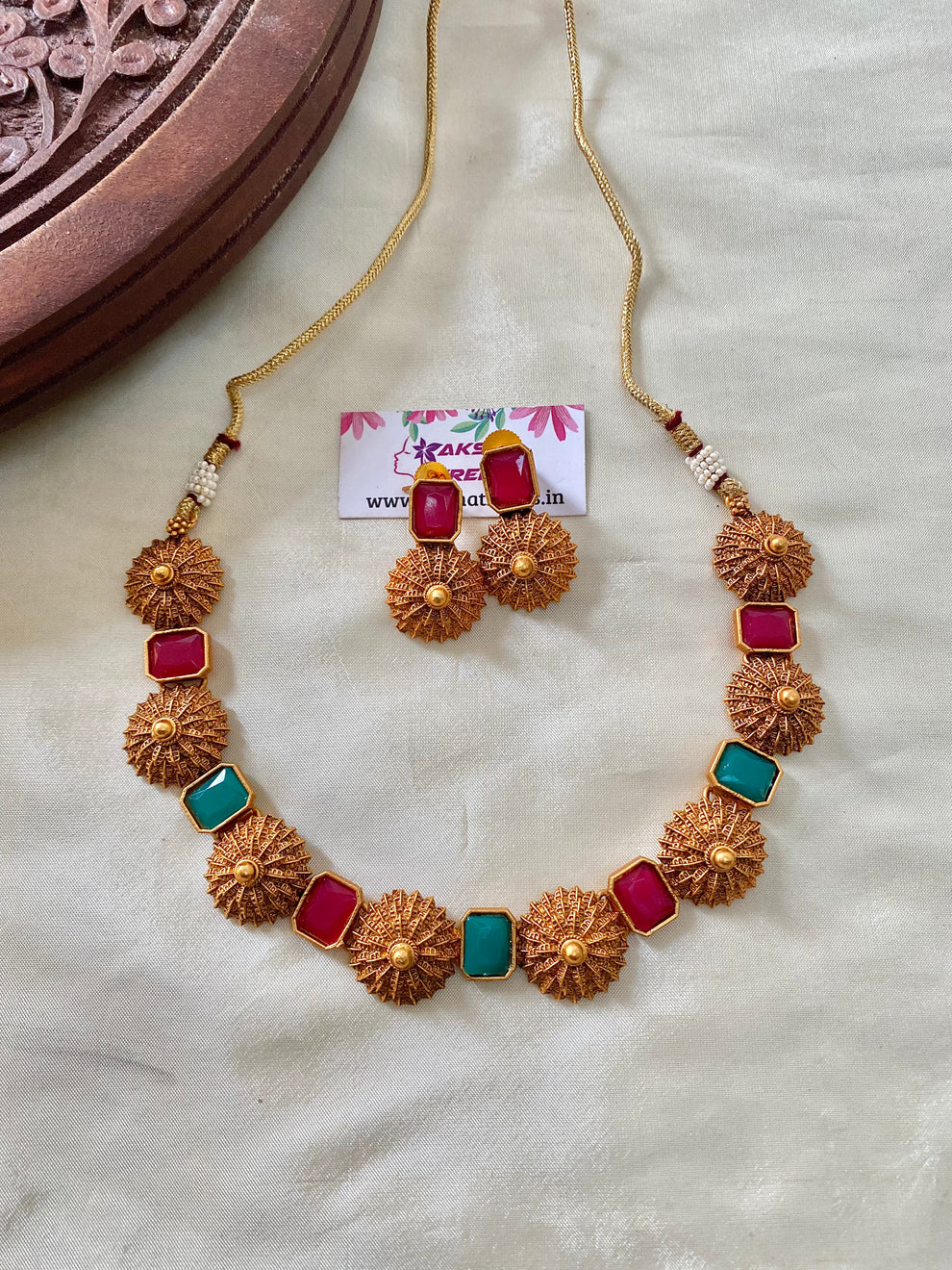 Floral stone necklace Aksha Trends 