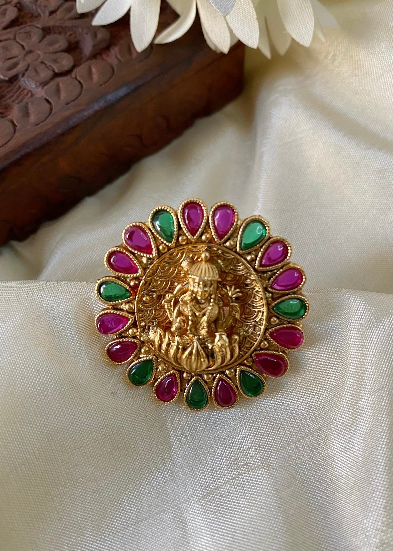 Buy 22Kt Gold Divine Lakshmi Devi Ladies Ring 97VM909 Online from Vaibhav  Jewellers