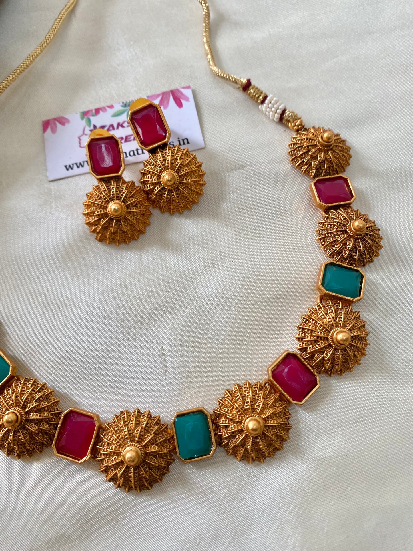 Floral stone necklace Aksha Trends