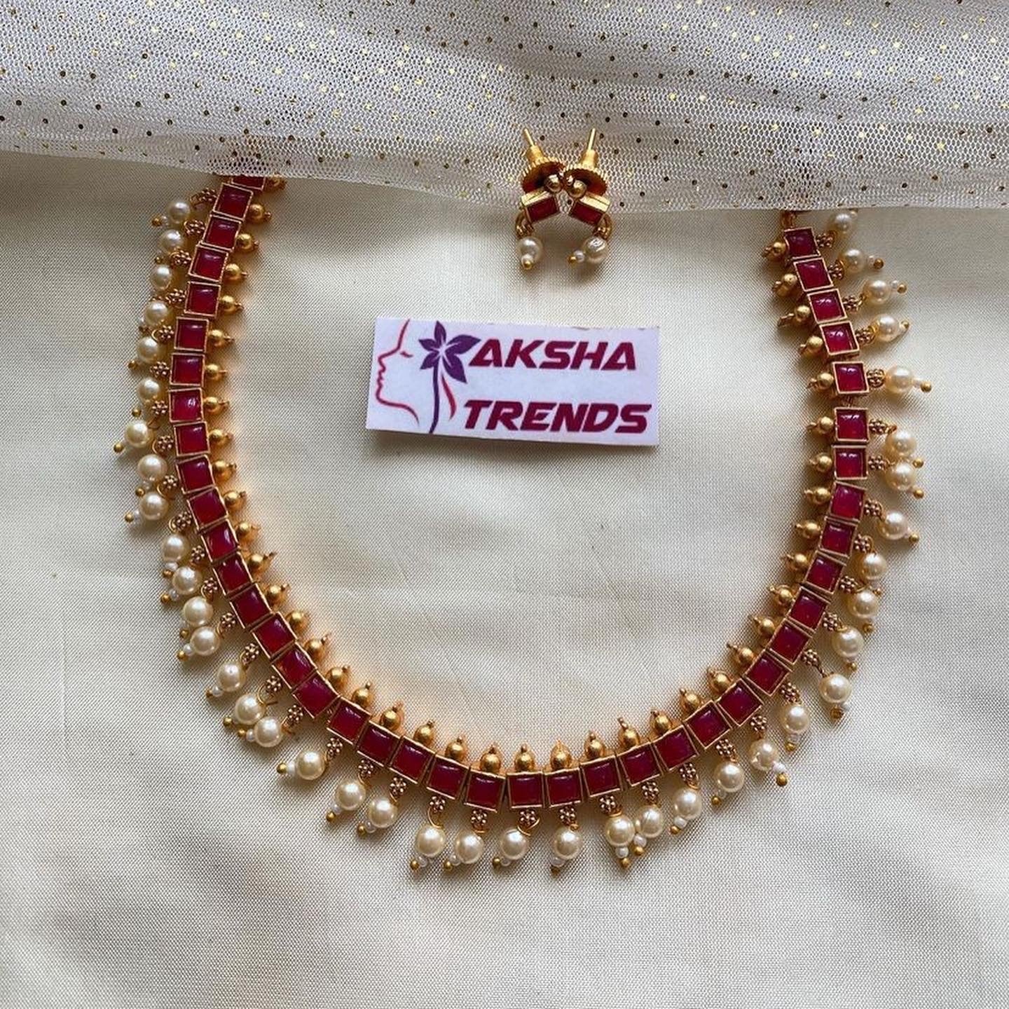 Kemp simple necklace Aksha Trends