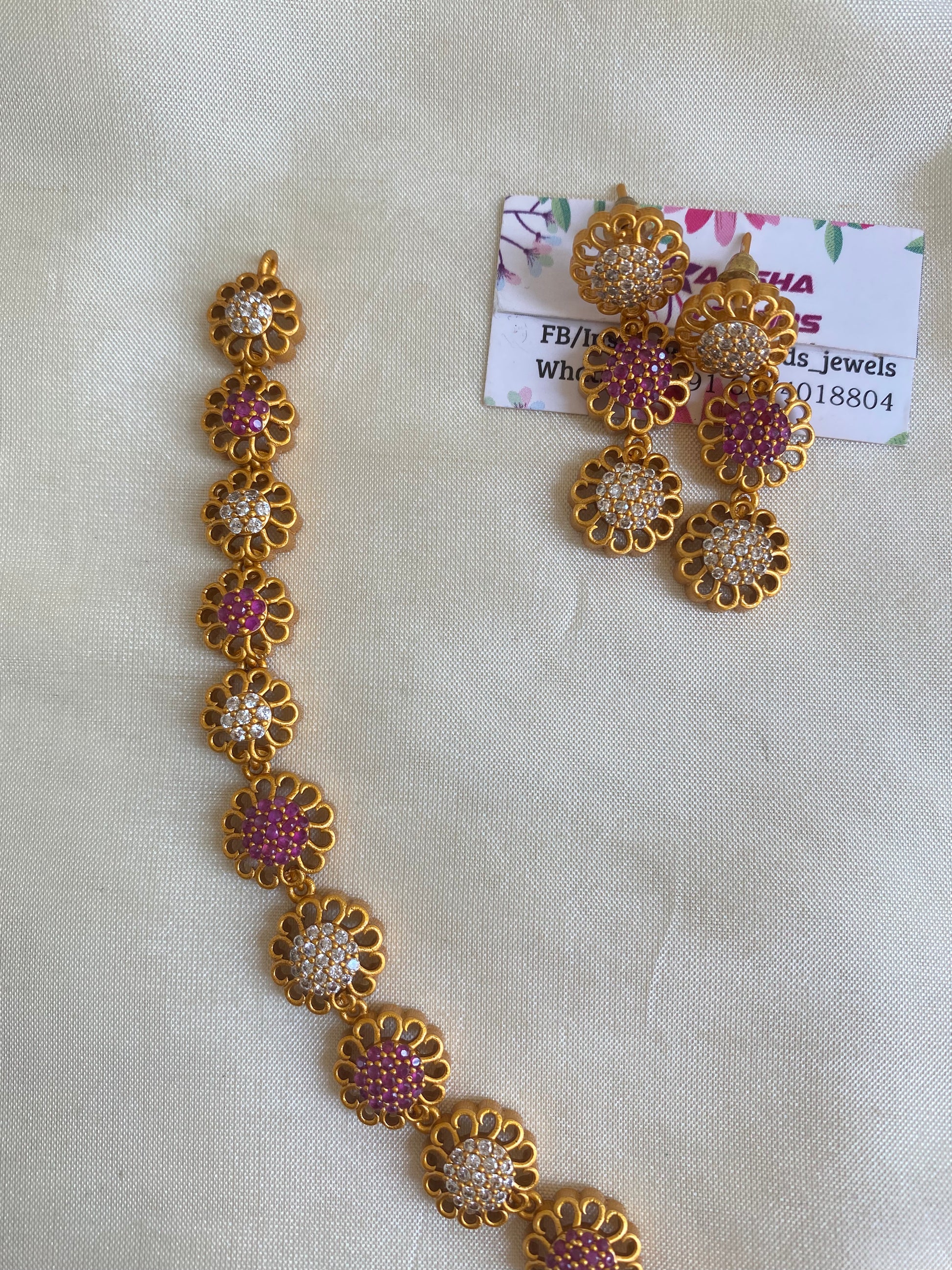Golden floral AD necklace Aksha Trends